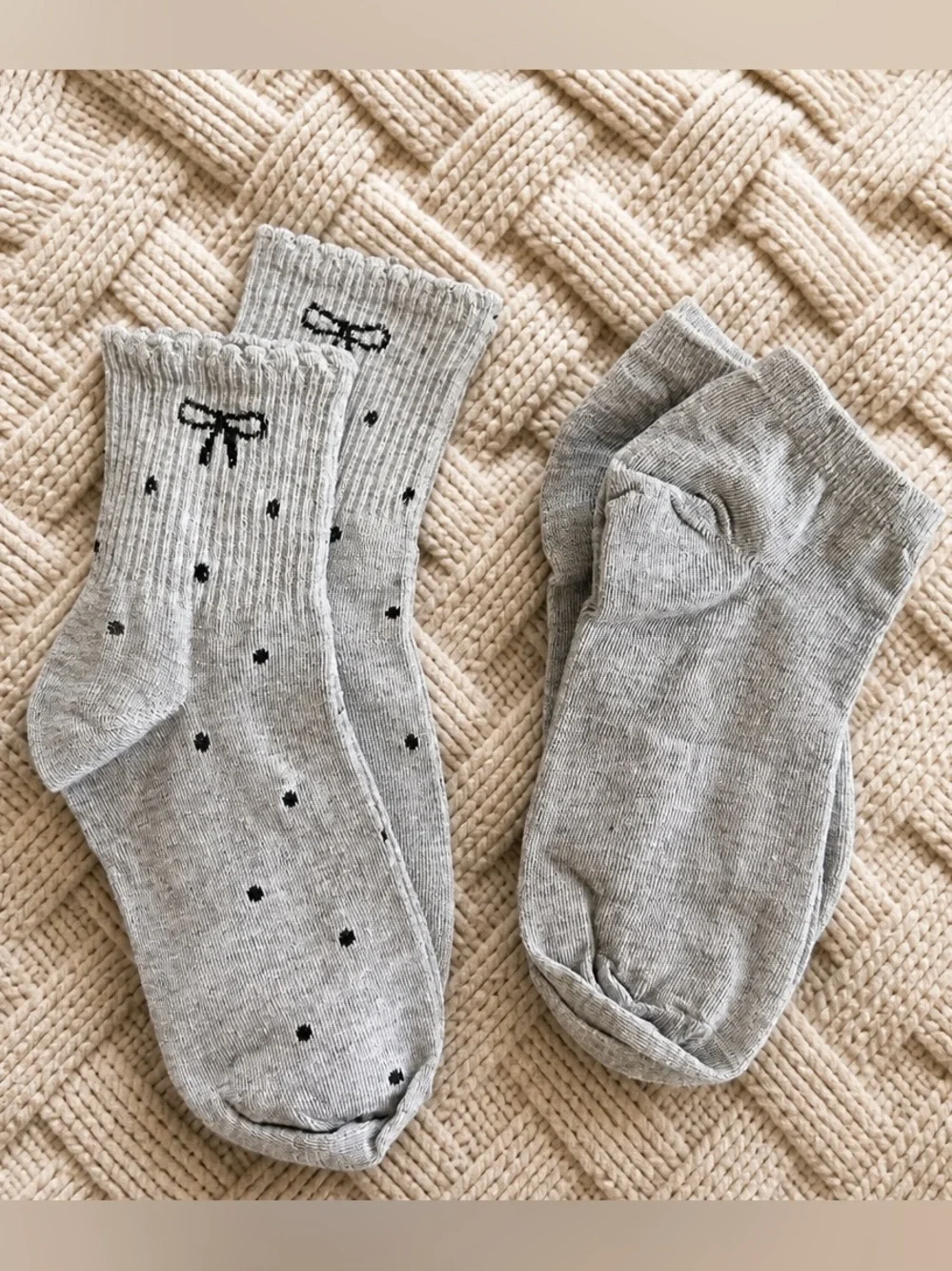 NWT 4 Pair Adult Size Gray Socks Bows& Ankle